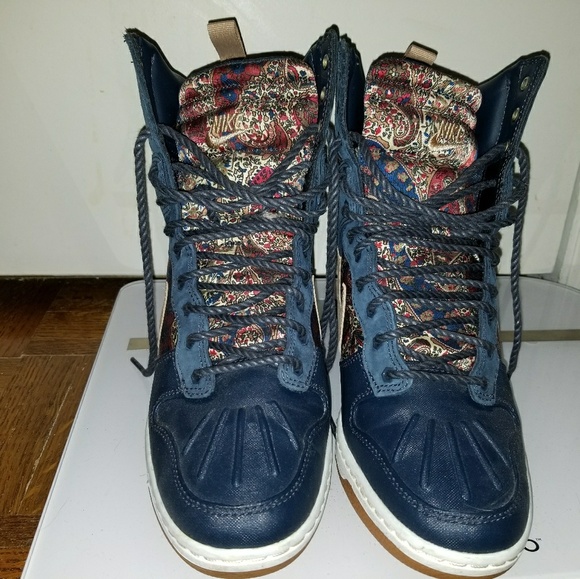 SOLD ON MERC Nike Sneakerboot - Picture 2 of 3